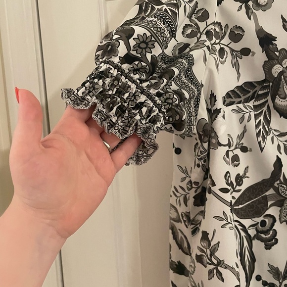 Floral Black and White Top - Picture 3 of 5